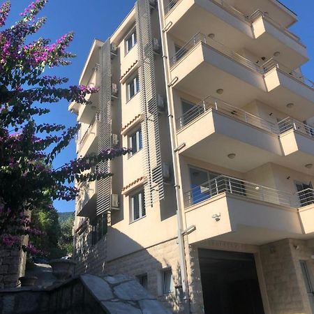 Apartments Rafailovic Ljubo ラファイロヴィチ エクステリア 写真