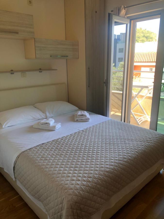 Apartments Rafailovic Ljubo ラファイロヴィチ エクステリア 写真