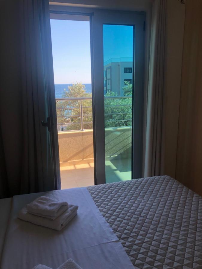 Apartments Rafailovic Ljubo ラファイロヴィチ エクステリア 写真