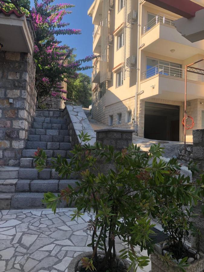 Apartments Rafailovic Ljubo ラファイロヴィチ エクステリア 写真