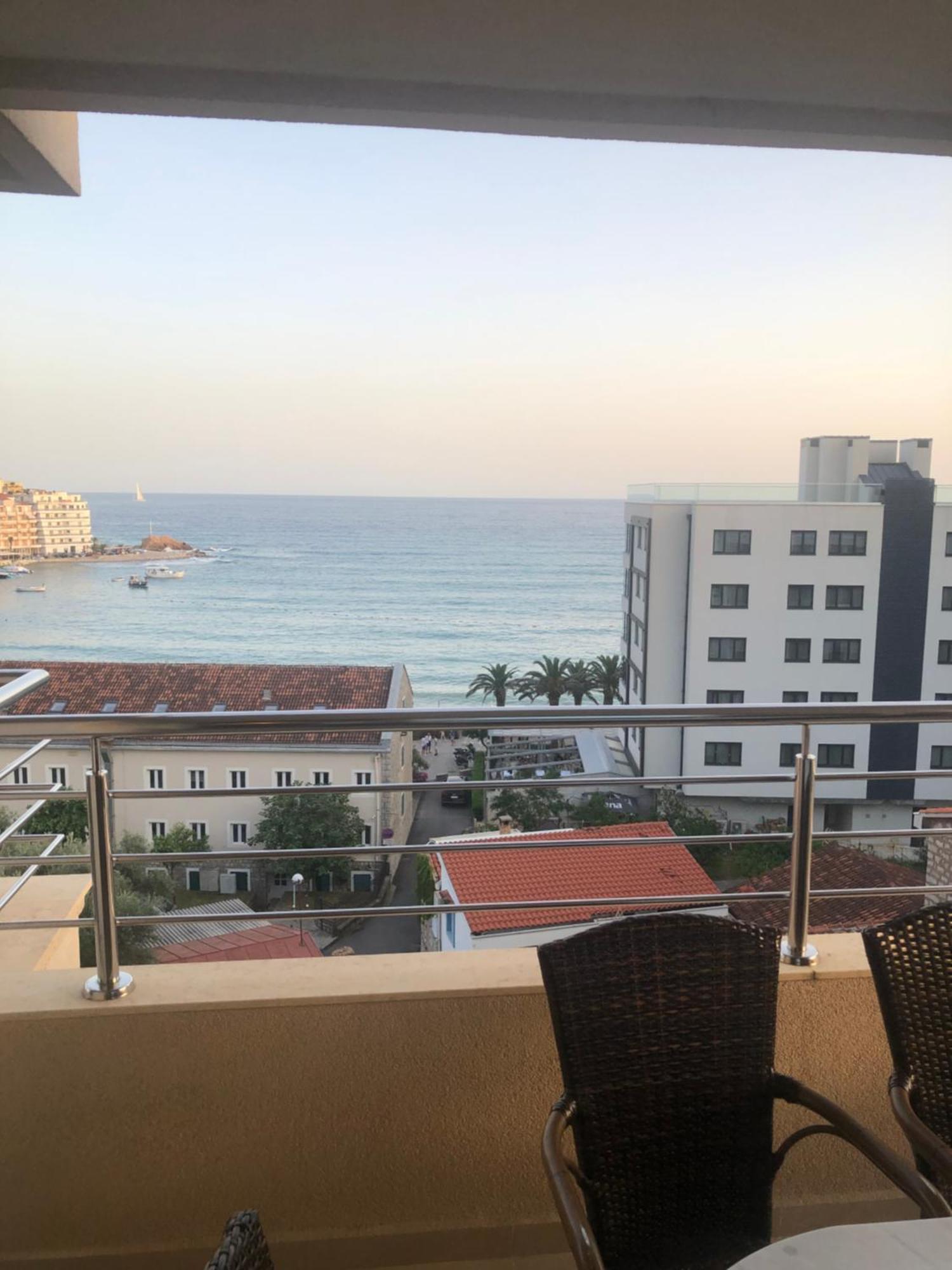 Apartments Rafailovic Ljubo ラファイロヴィチ エクステリア 写真