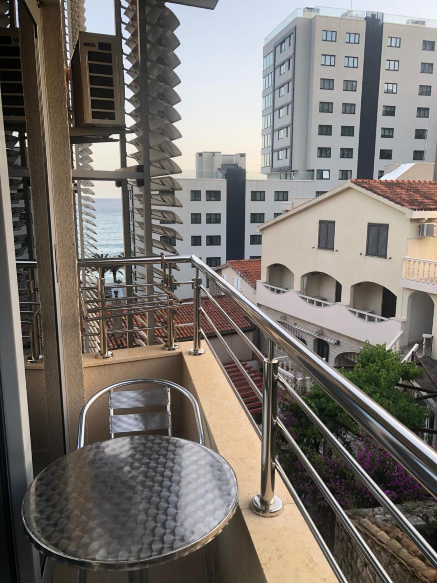Apartments Rafailovic Ljubo ラファイロヴィチ エクステリア 写真