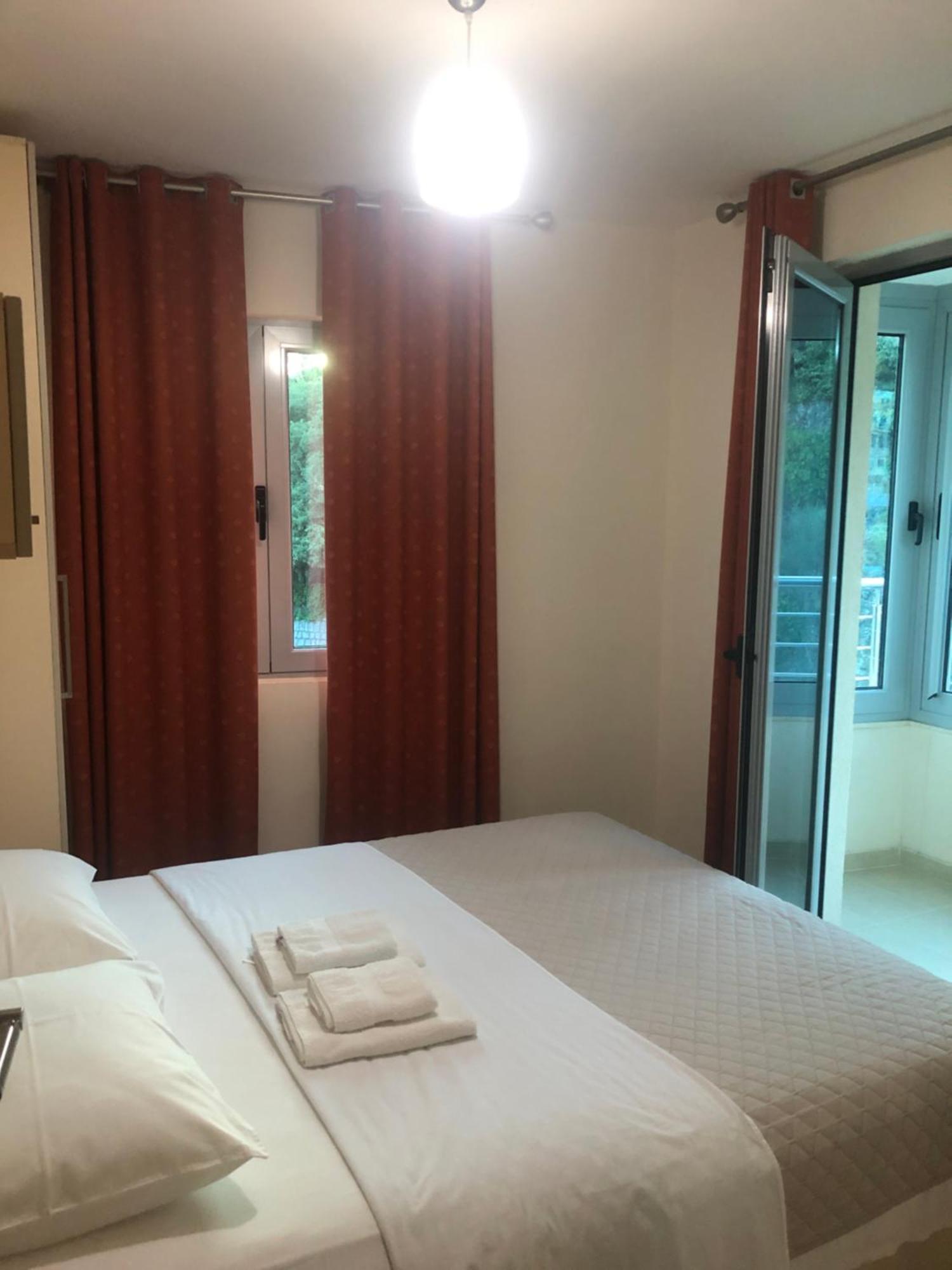 Apartments Rafailovic Ljubo ラファイロヴィチ エクステリア 写真