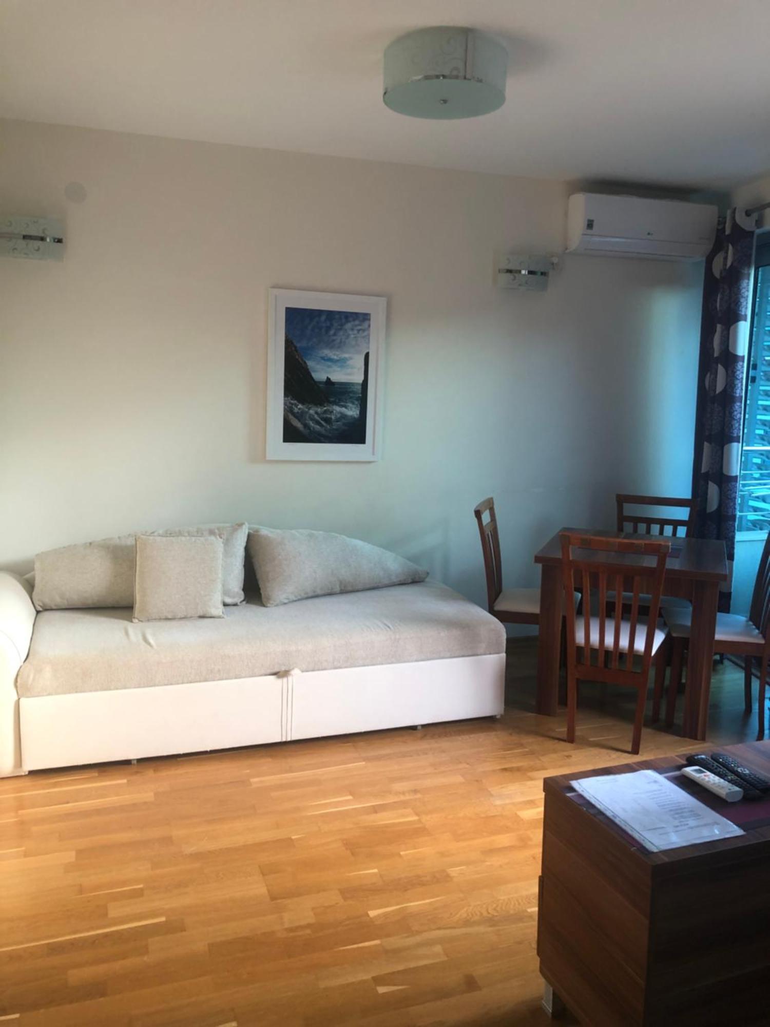 Apartments Rafailovic Ljubo ラファイロヴィチ エクステリア 写真