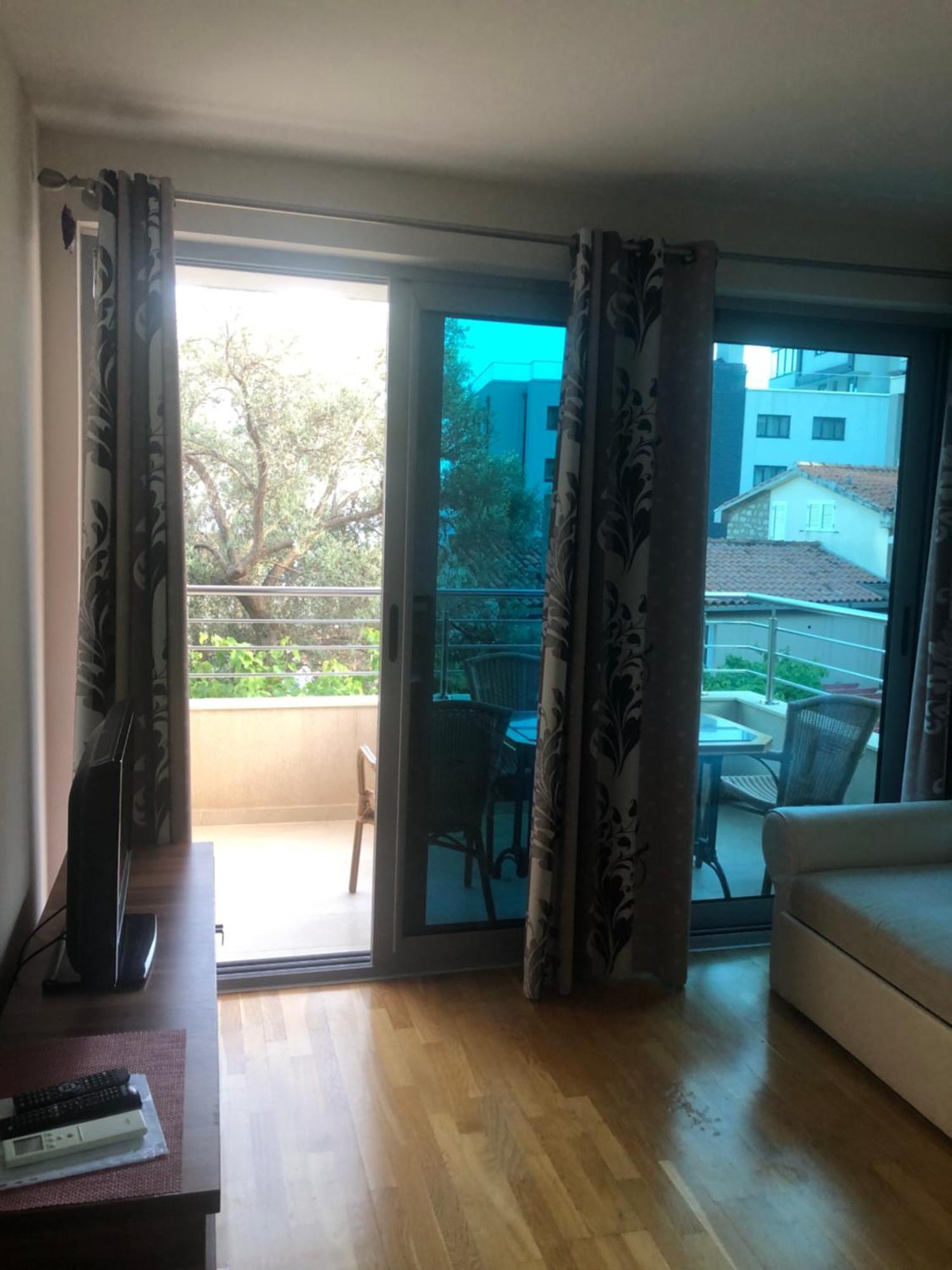 Apartments Rafailovic Ljubo ラファイロヴィチ エクステリア 写真