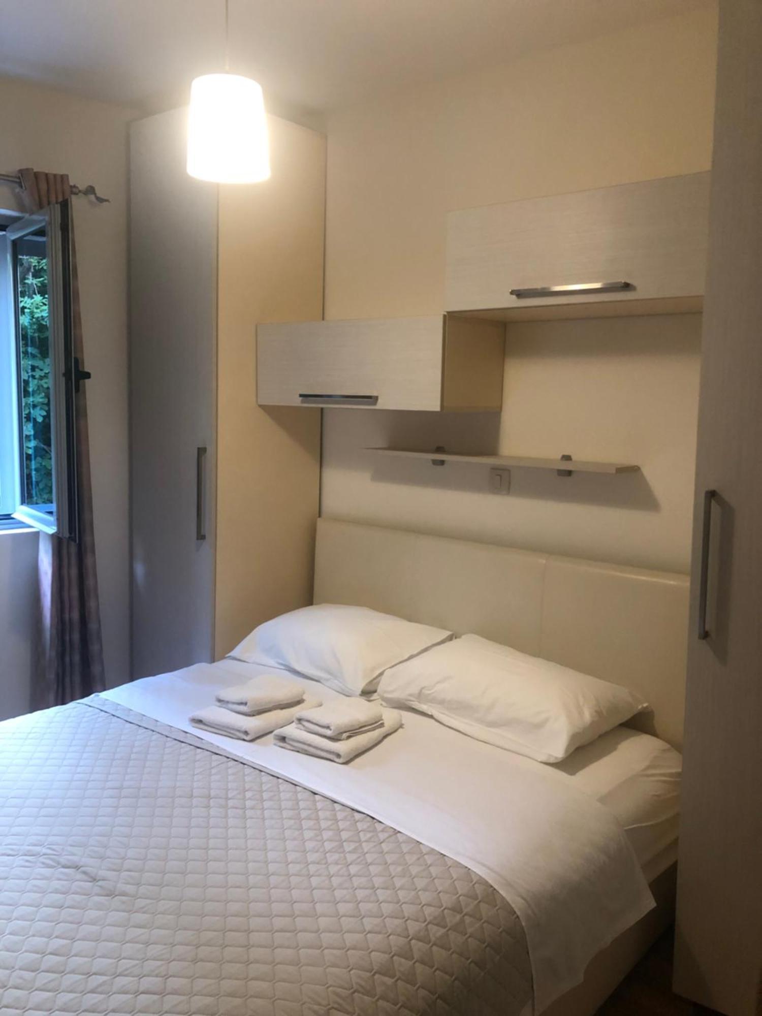 Apartments Rafailovic Ljubo ラファイロヴィチ エクステリア 写真
