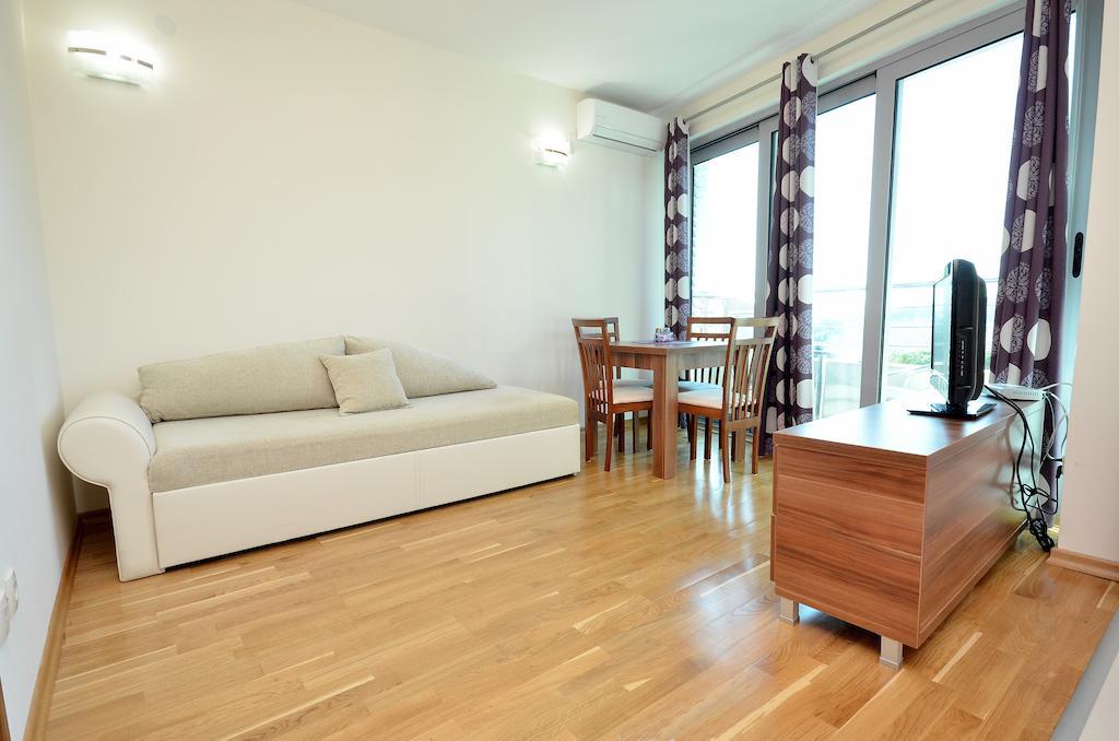 Apartments Rafailovic Ljubo ラファイロヴィチ エクステリア 写真