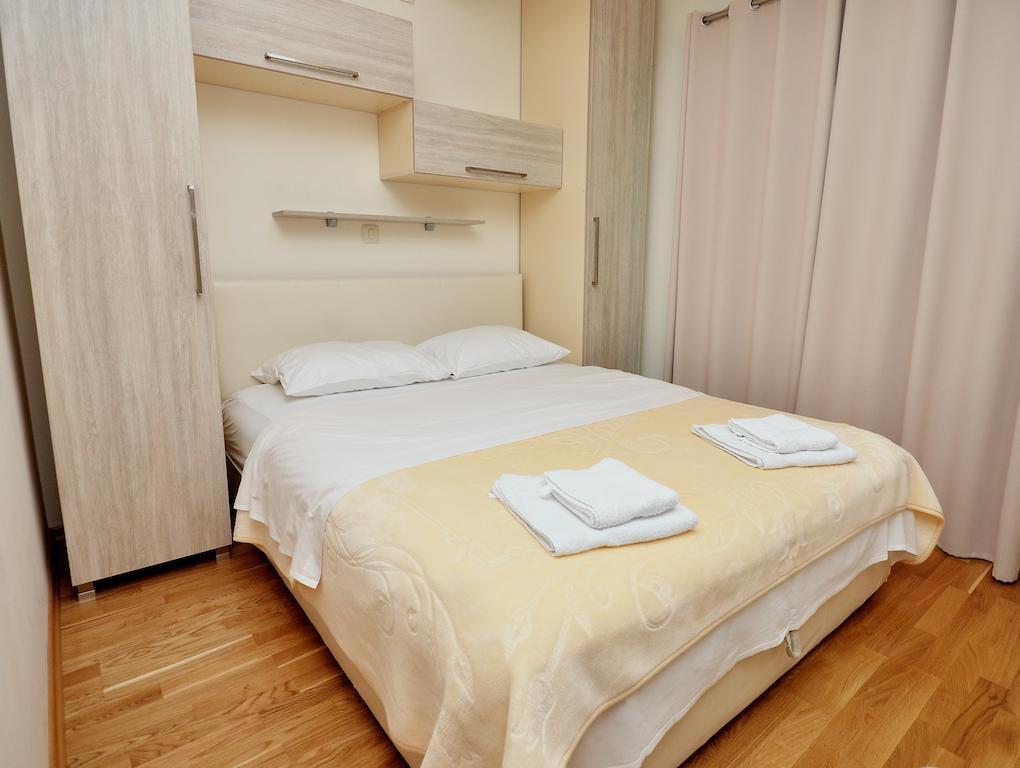 Apartments Rafailovic Ljubo ラファイロヴィチ エクステリア 写真